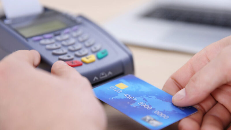 La AFIP está atenta a tus consumos con tarjeta de crédito y débito