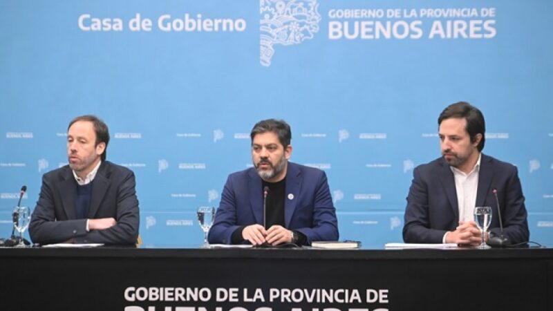 Anuncian aumento de aportes del IOMA a hospitales y mejoras en haberes de estatales