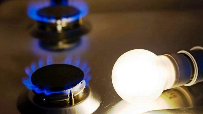 Ajustes de septiembre: la luz y el gas suben otro 4 por ciento y el agua 5 %