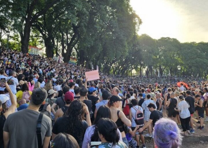 Multitudinaria asamblea “antifascista” convoca a marchar el 1 de febrero