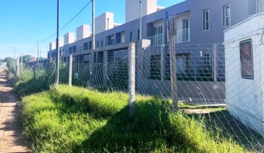 Vecinos de Junín esperan la reactivación de 149 viviendas paralizadas por Milei