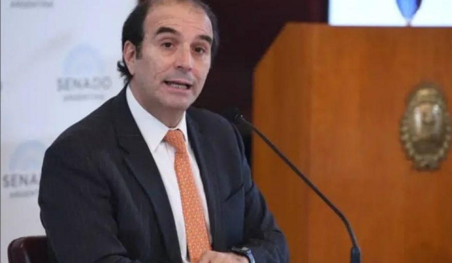 Ordenan a García Mansilla no intervenir en causas dentro de la Corte Suprema