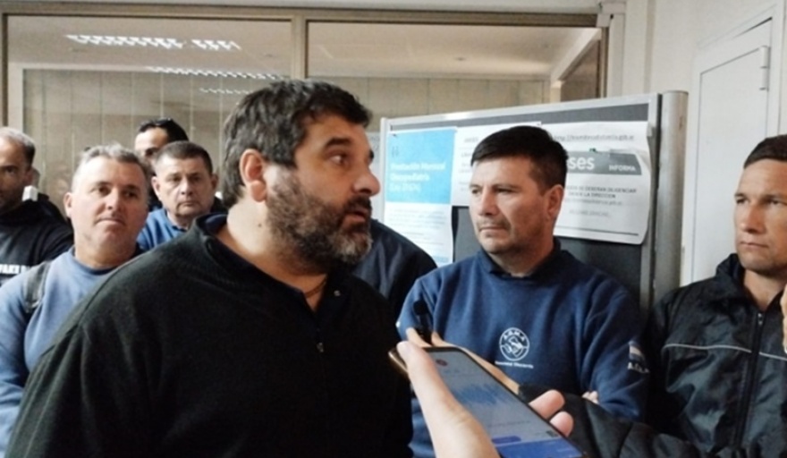 Por los despidos en el distrito, increpan a los principales referentes libertarios de Olavarría