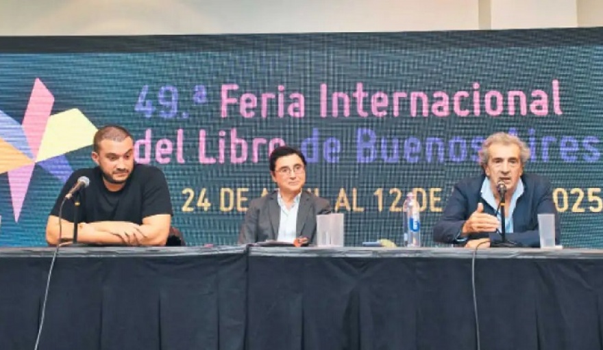 Periodistas interpelaron a empresarios de medios durante una charla en la Feria del Libro
