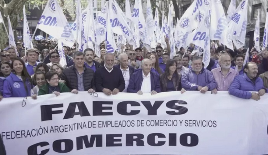 El Gobierno dio marcha atrás y homologó la paritaria de Comercio