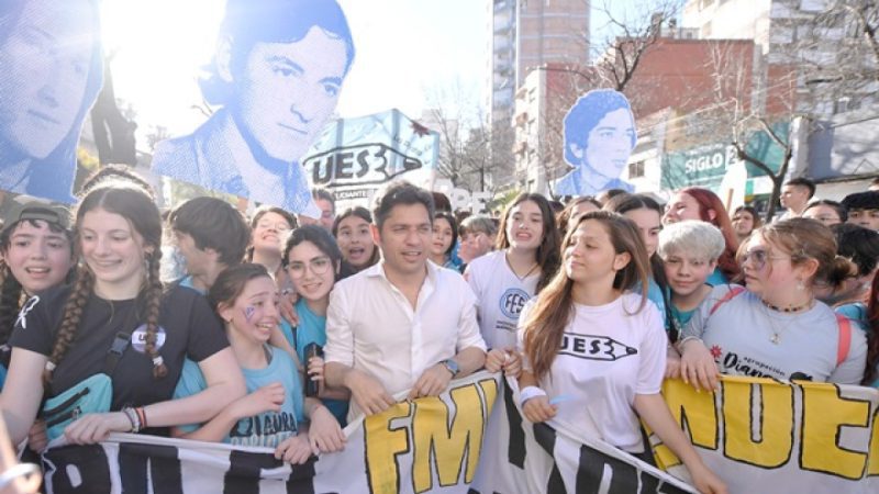 Kicillof homenajeó a los estudiantes desaparecidos de la Noche de los Lápices