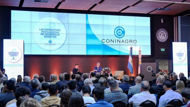 Kicillof en el Congreso Internacional de CONINAGRO: respaldo a las cooperativas