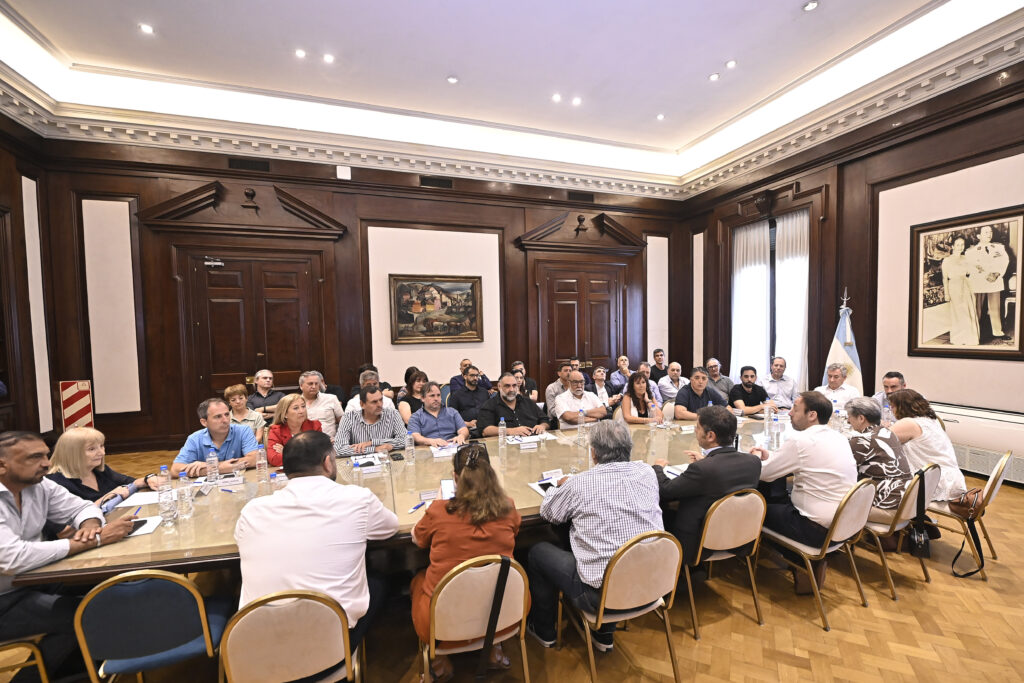 Las negociaciones paritarias de la Provincia pasan a enero de 2026