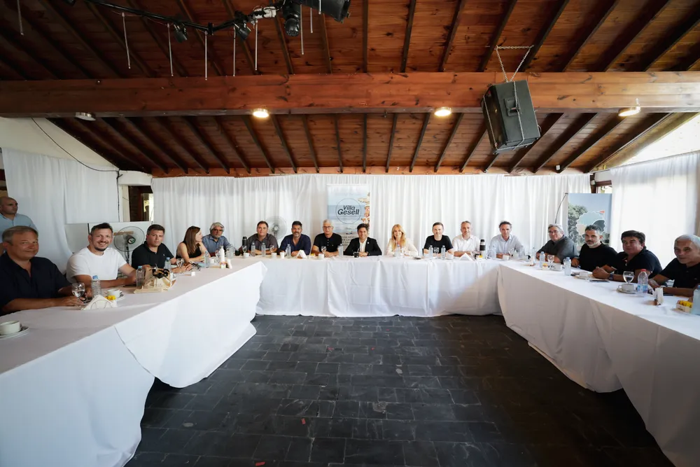 Fuerte apoyo de Kicillof a la reelección indefinida de intendentes, en la apertura del año del MDF