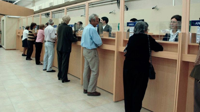 El bono de $70.000 para jubilados de la mínima se mantiene para mayo