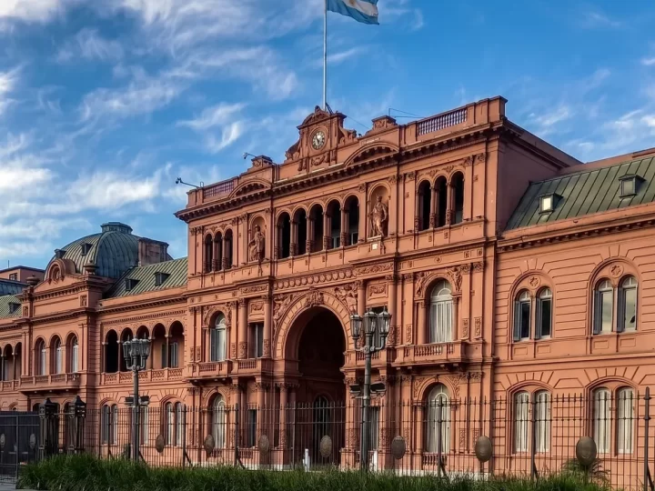 El Gobierno prohibió el ingreso de la prensa acreditada a la Casa Rosada