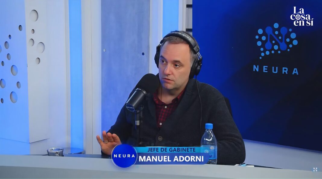 “Soy un pedazo de Milei”: la frase de Adorni que suena a defensa pero funciona como apriete