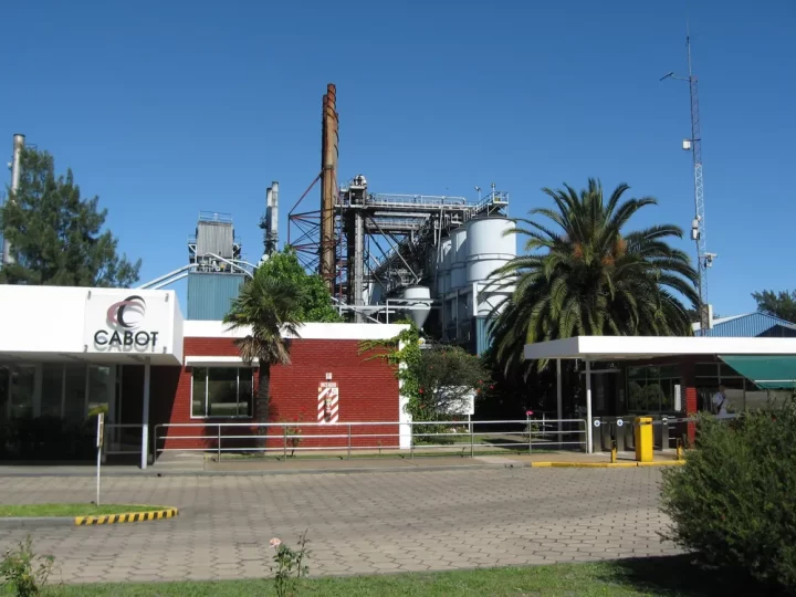 Cierra una histórica fábrica en Campana donde trabajan 150 operarios